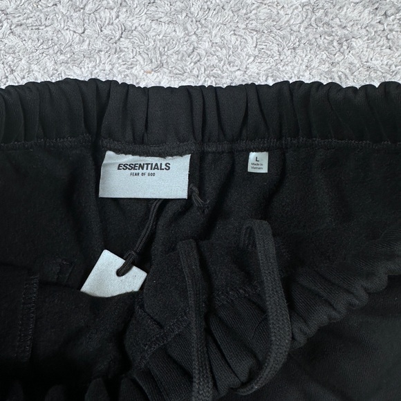 Essentials Fear of God Black Cotton Logo Shorts Men’s Large - Picture 6 of 7